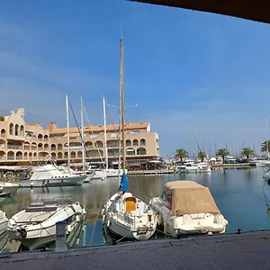 https://studio-port-la-gavine.fr-provencehotel.com